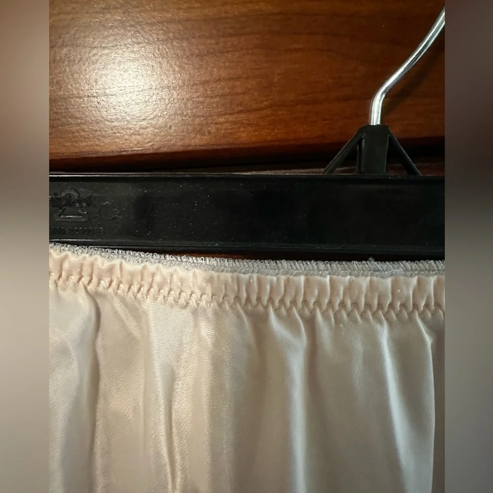 Vintage Christian Dior Half Slip in Blush Pink from Bonwit Teller. - Picture 11 of 16